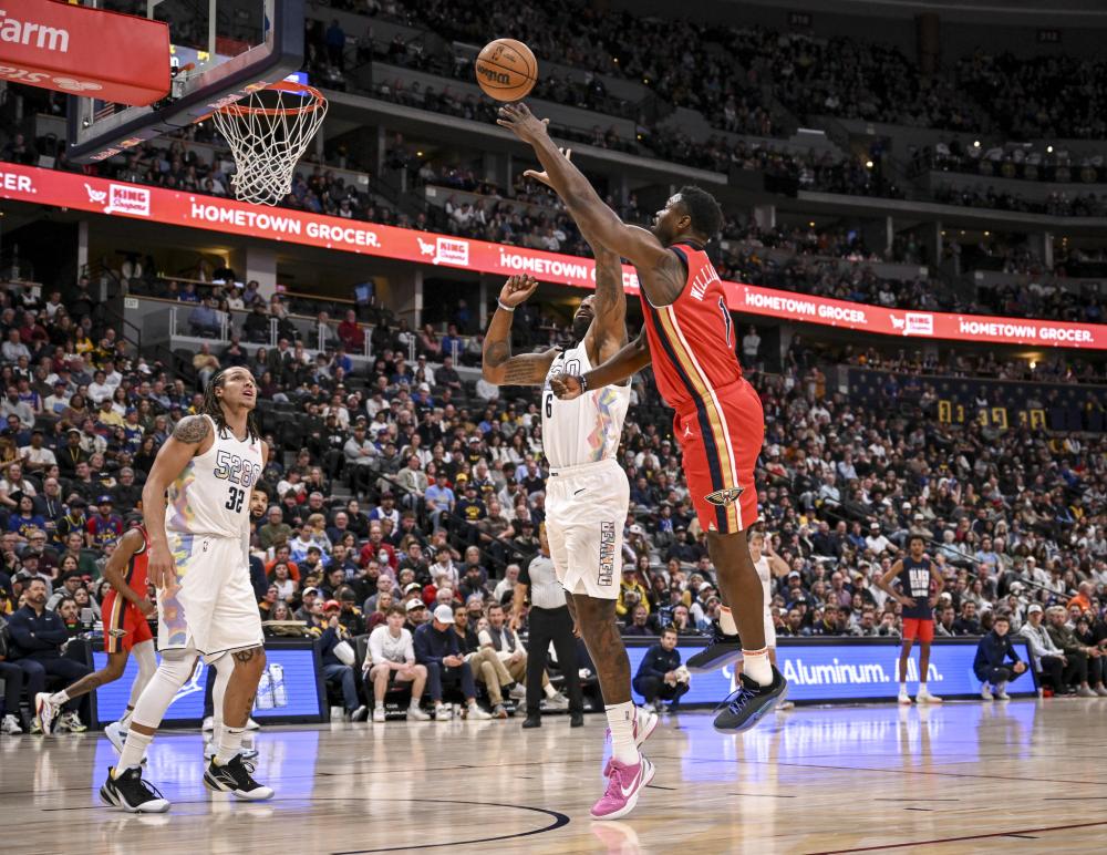 一名替补控 一名替补控